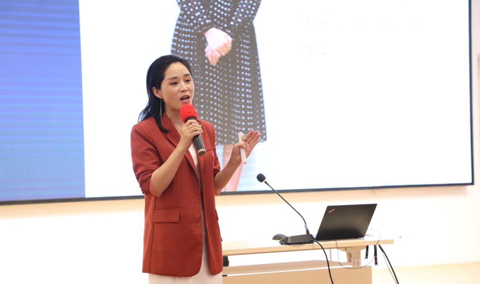 堂树房穿搭培训